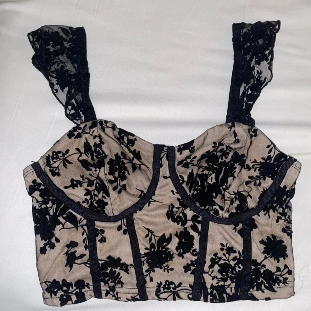 NWOT SHEIN Black and Nude Lace Crop Top - Picture 1 of 4